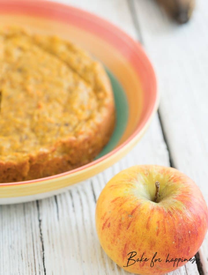 Sugar-free Apple-and-carrot-cake