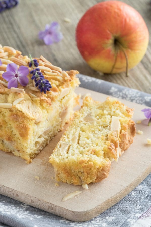Low-Carb Apple Cake