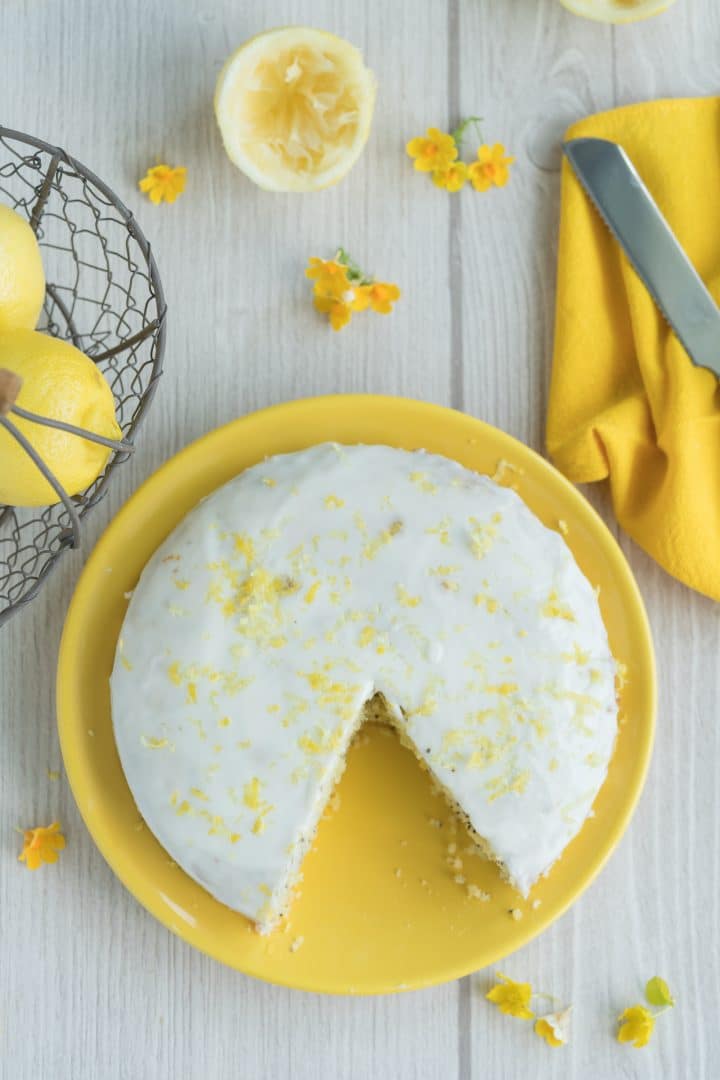 lemon-cake-with-poppy-seeds