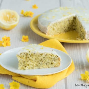 moist lemon cake with poppy seeds