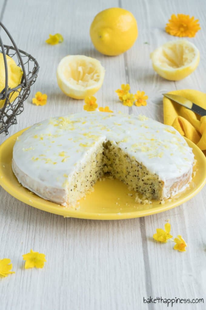 moist lemon poppy seed cake
