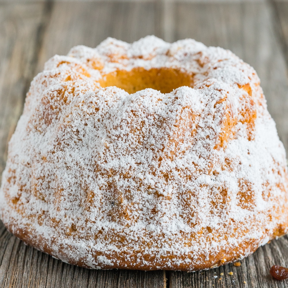 https://www.baking4happiness.com/wp-content/uploads/2019/09/german-gugelhupf-basic-recipe.jpg