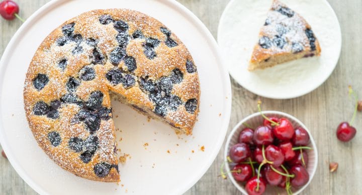 Nut-cherry cake moist