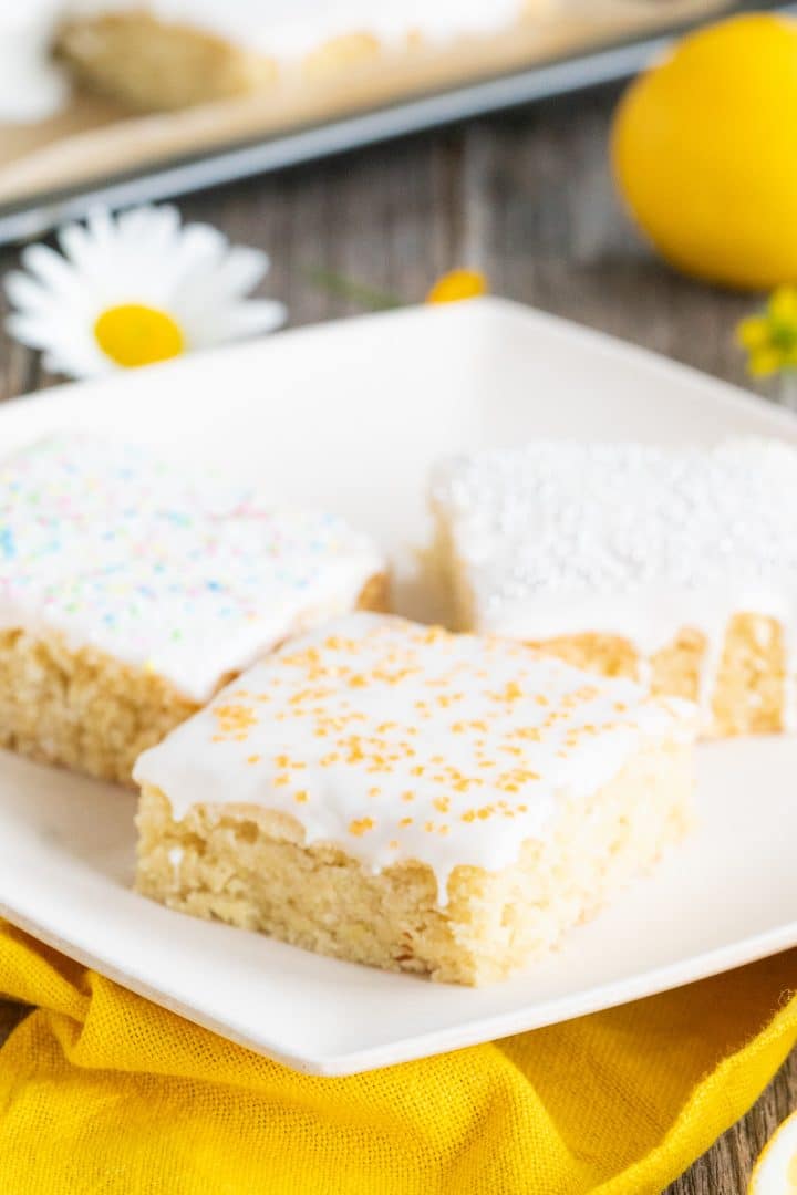 Vegan lemon cake
