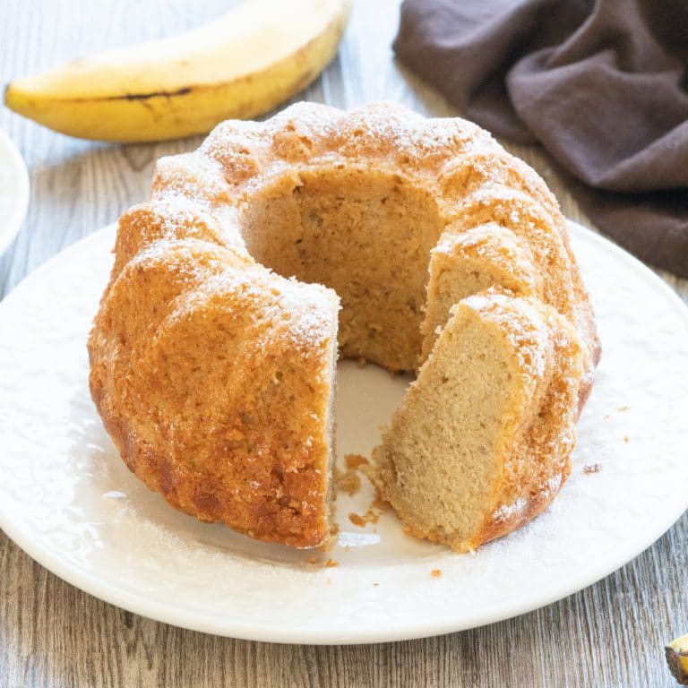 Easy and delicious Banana Cake