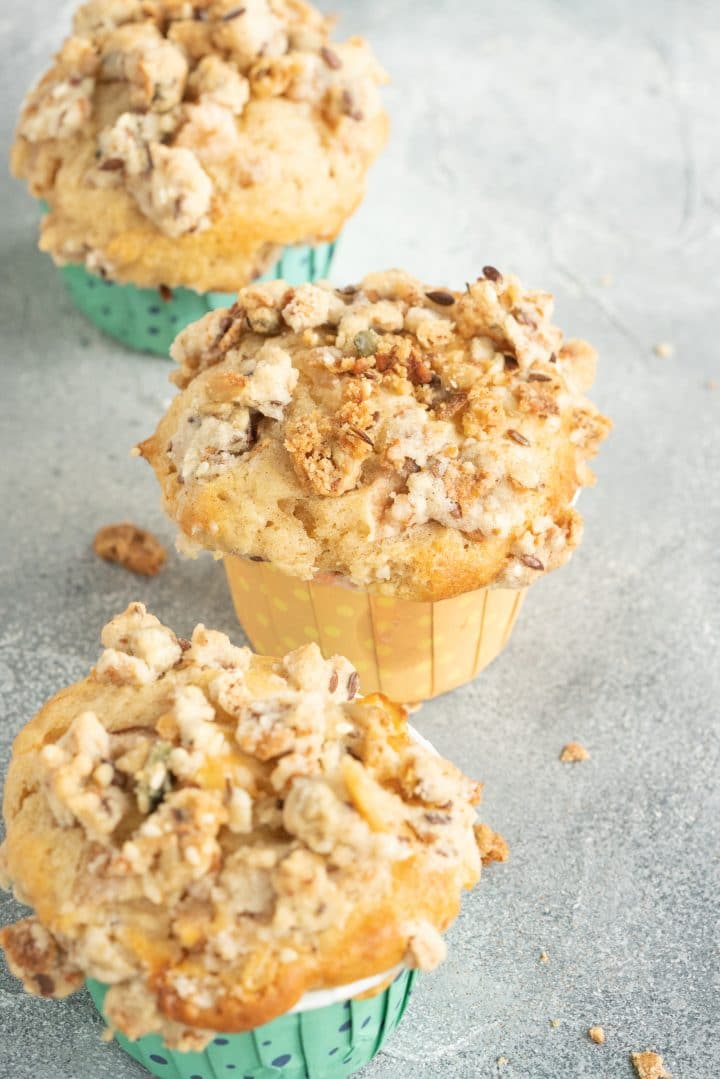 Easy Pear muffins with crumble