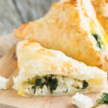 Spinach puff pastry bags