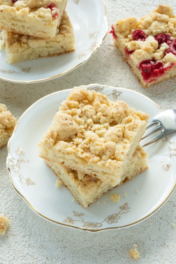 Egg-free crumb coffee cake