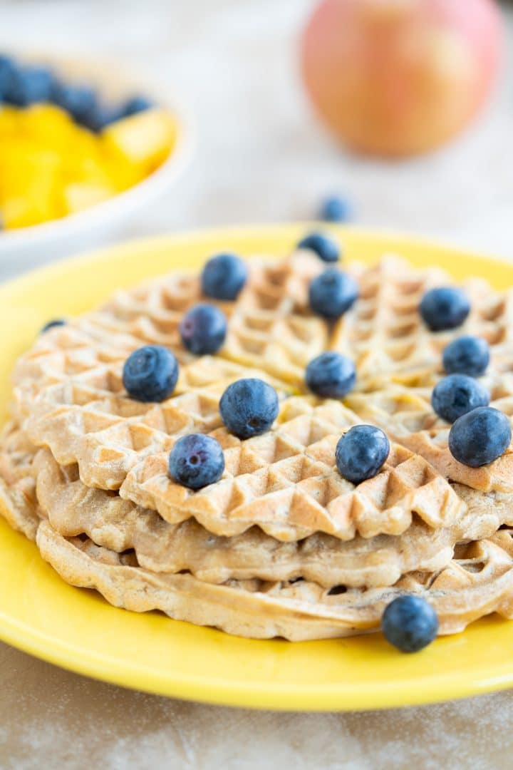 How to make the vegan whole grain waffles delicious