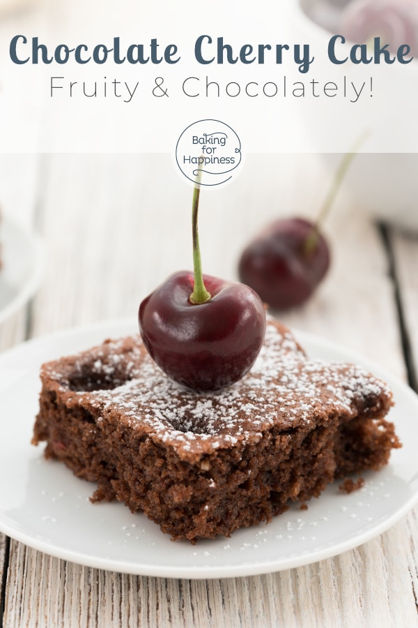 Fancy a moist cake with chocolate and cherries? This chocolate cherry sheet cake is easy and tastes delicious: chocolatey and fruity!