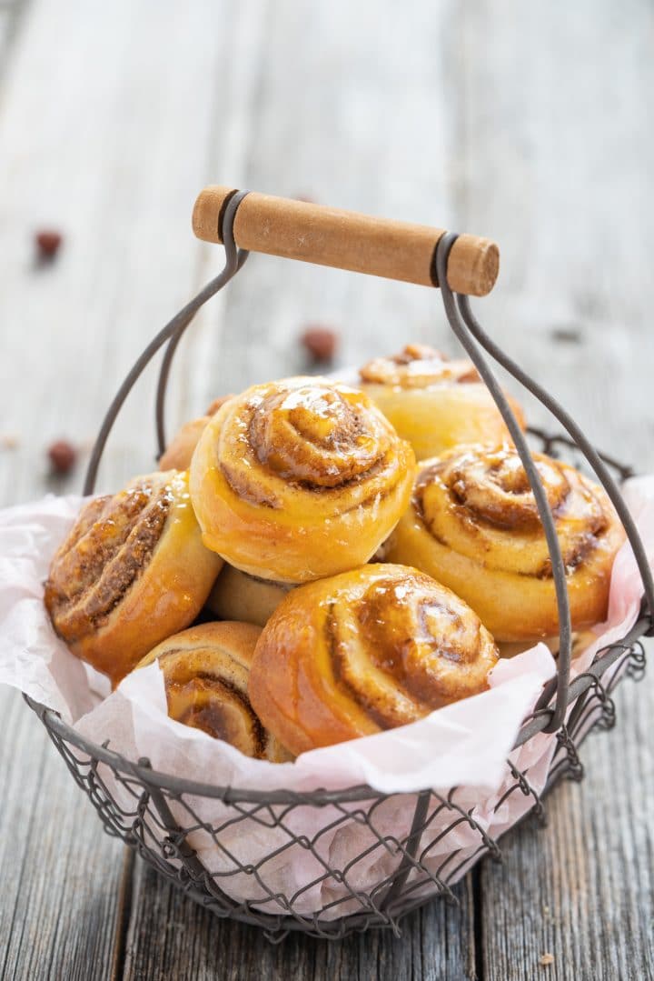 nut-rolls-with-cinnamon-filling