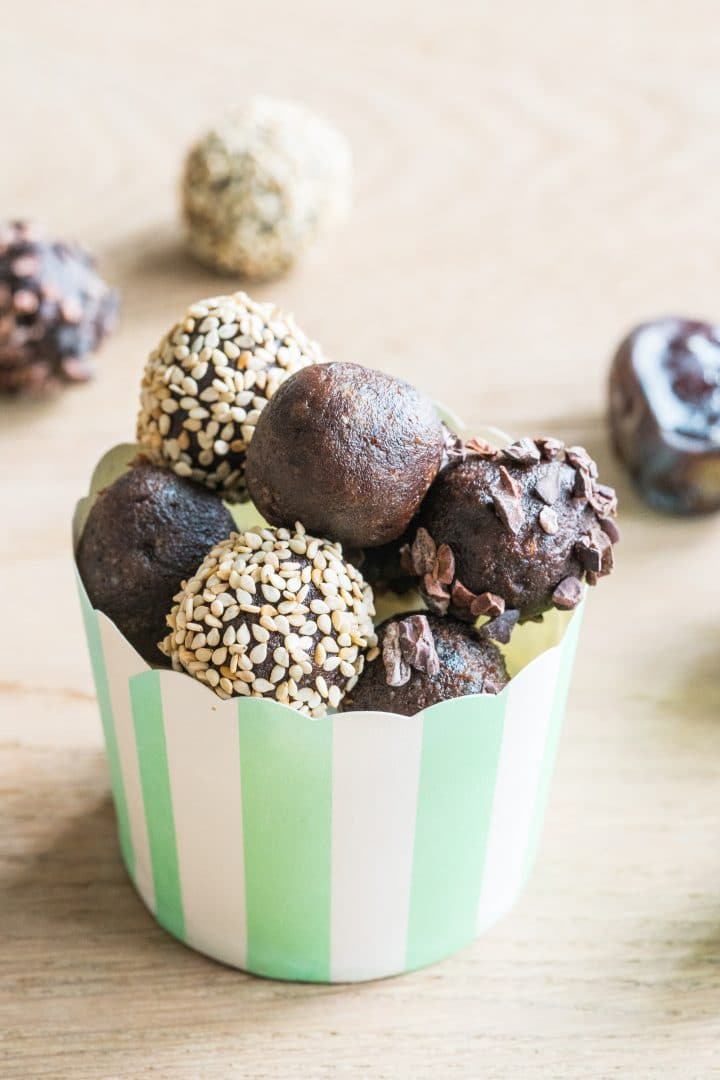 date-balls-without-added-sugar