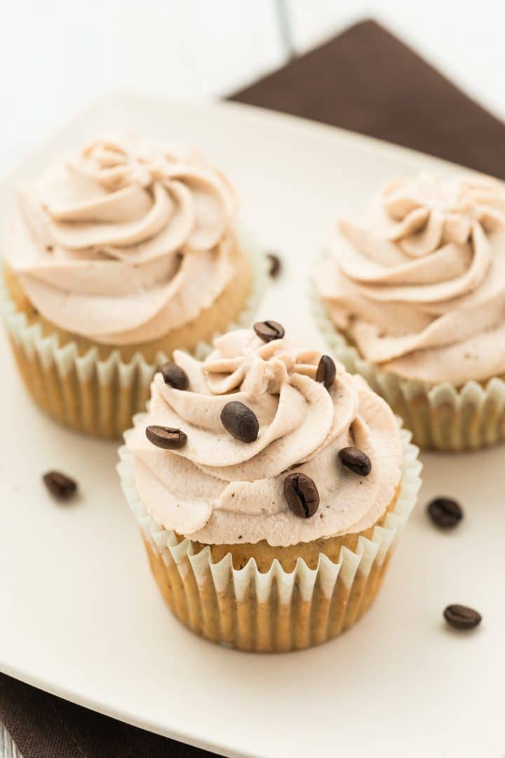 tiramisu-muffins-with-frosting