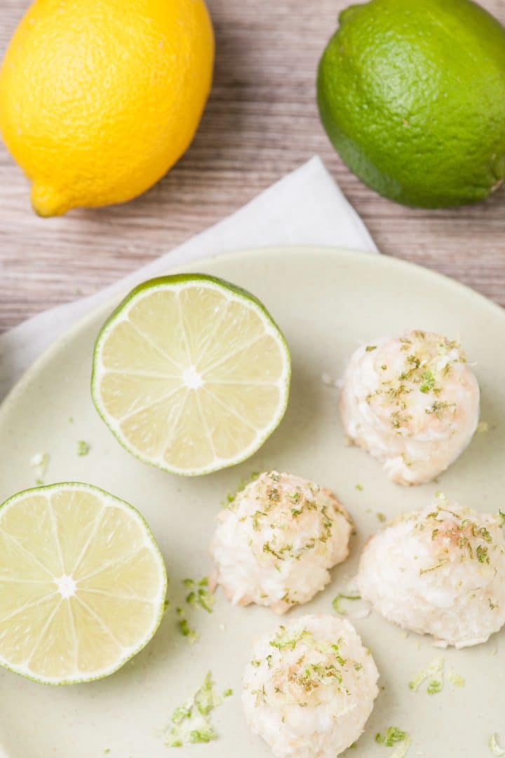 easy-and-moist-coconut-macaroons