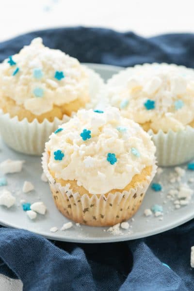 Snowflake Cupcakes with Coconut and Lemon