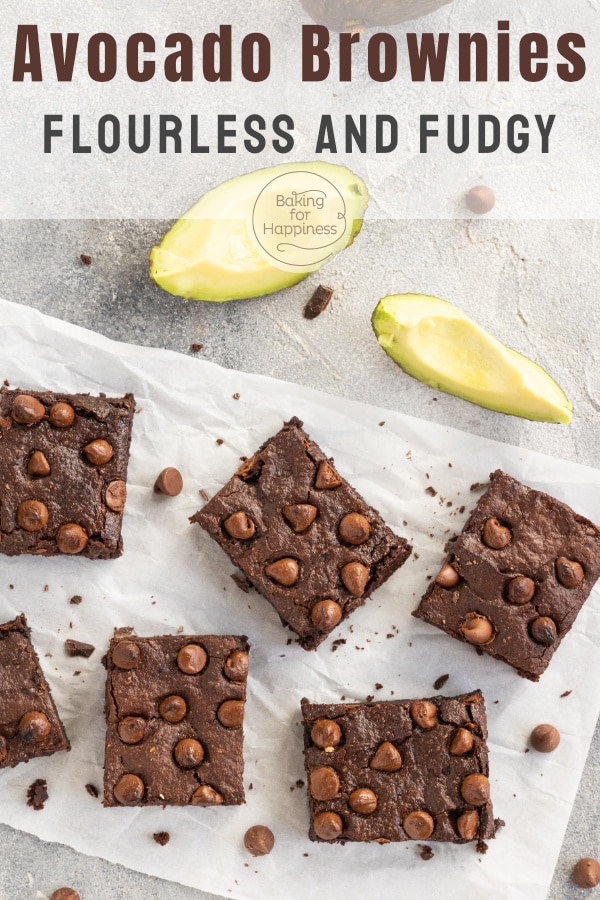 These flourless & fudgy avocado brownies are simply delicious. Unbelievable how great brownies with avocado can taste!