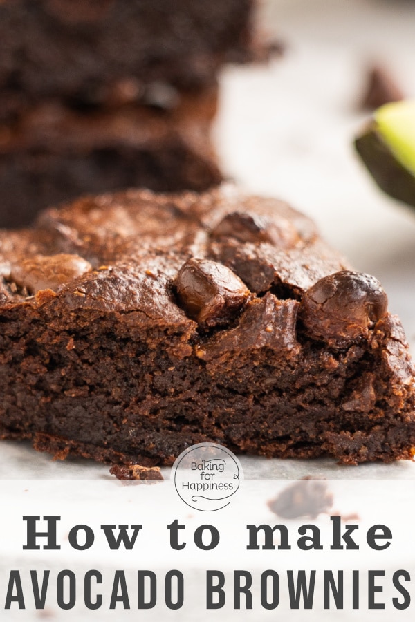 These flourless & fudgy avocado brownies are simply delicious. Unbelievable how great brownies with avocado can taste!