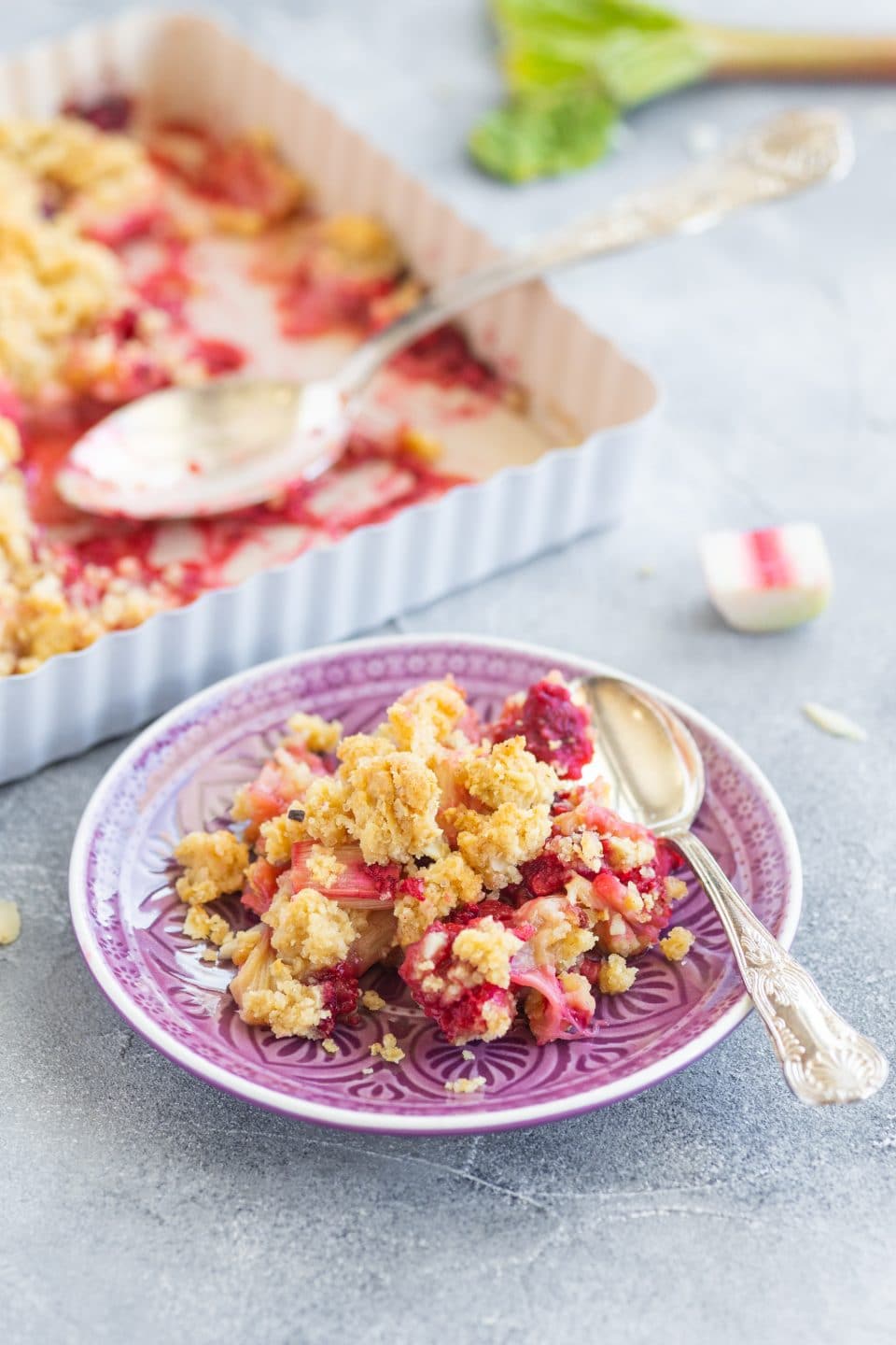 rhubarb-crumble-with-raspberries