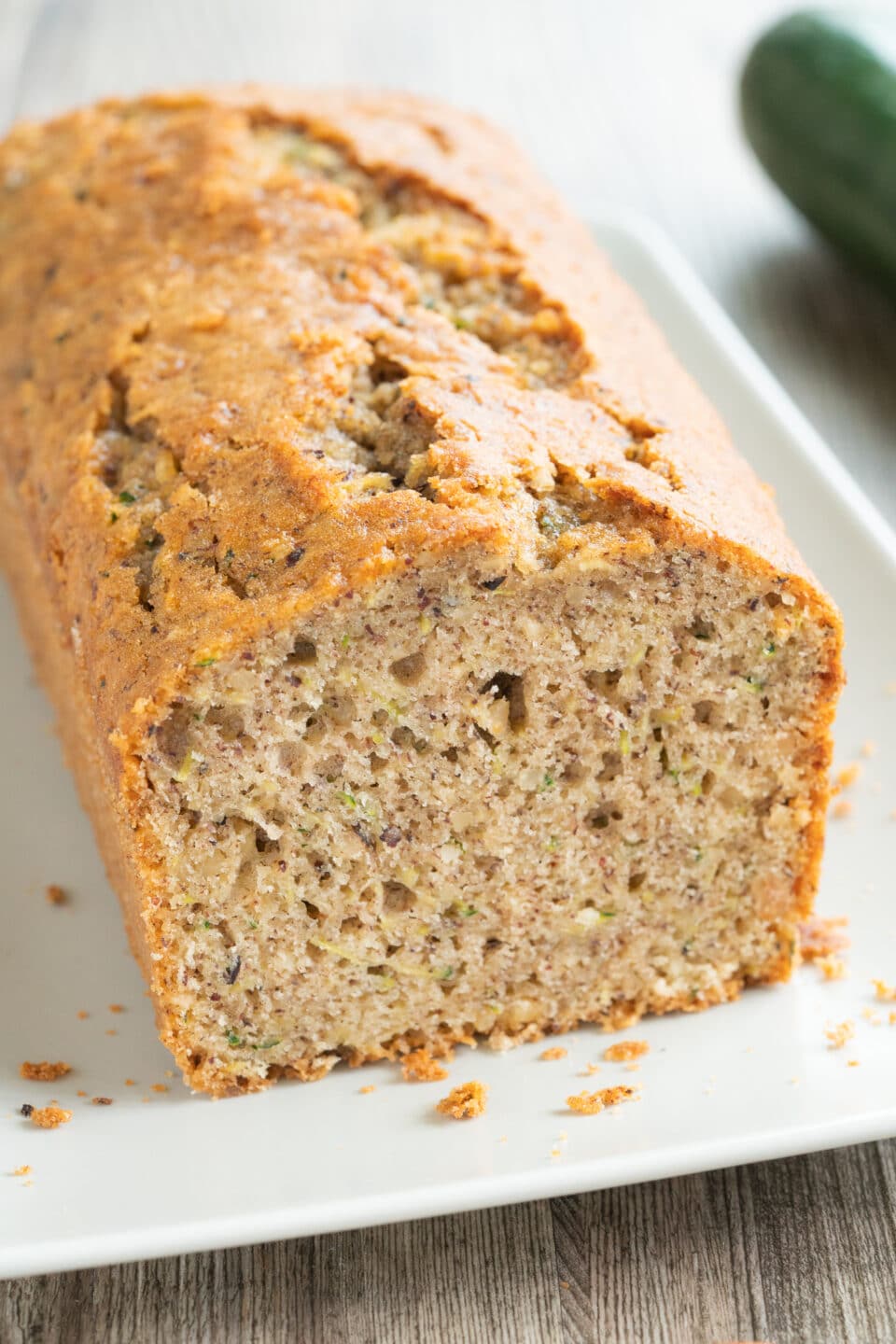 Zucchini cake with oil