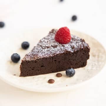 chocolate cake with only 3 ingredients