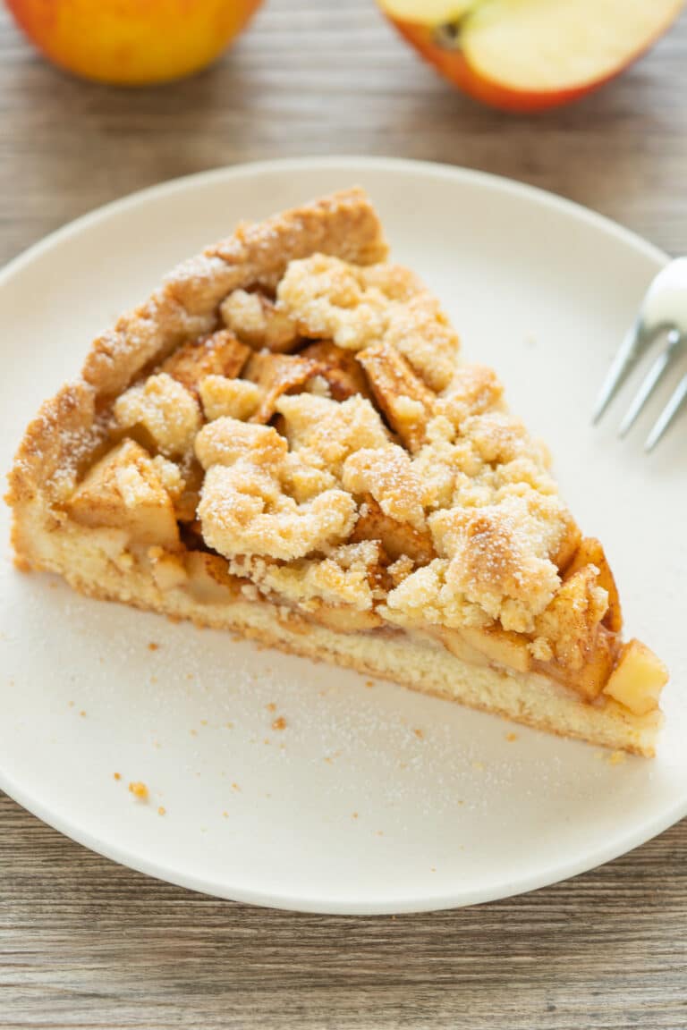 Apple Pie with Crumbles