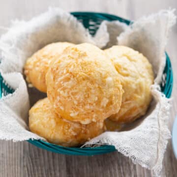 soft and fluffy cheese buns