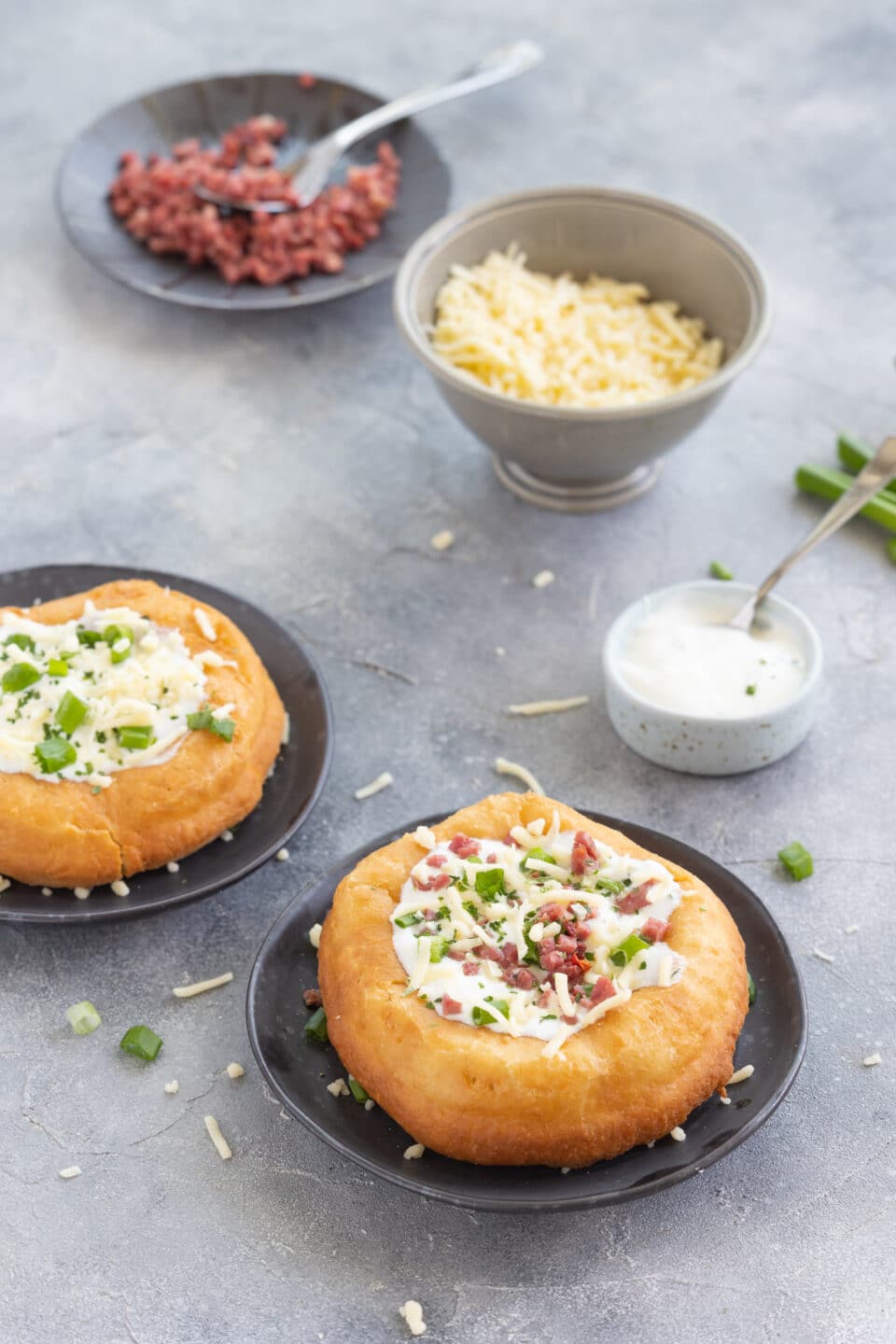 Langos with sour cream and garlic