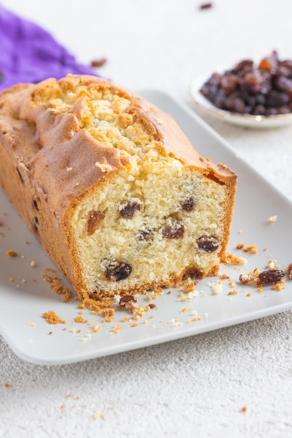 grandmas cake with raisins