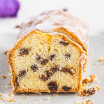 raisin cake with moist cake batter