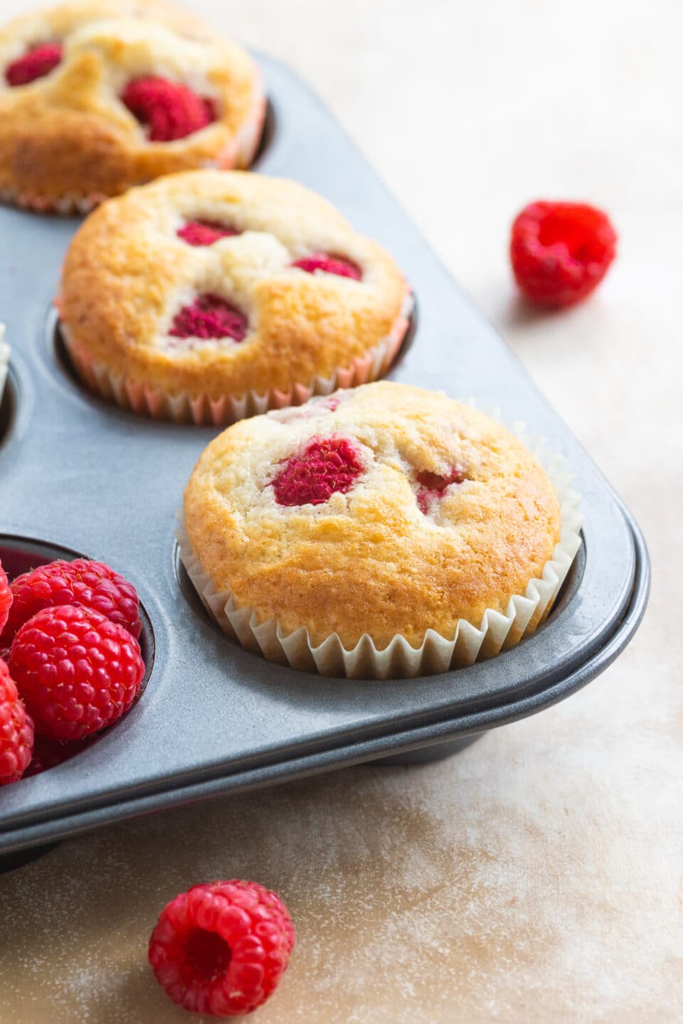Moist and Quick Muffins with Raspberries