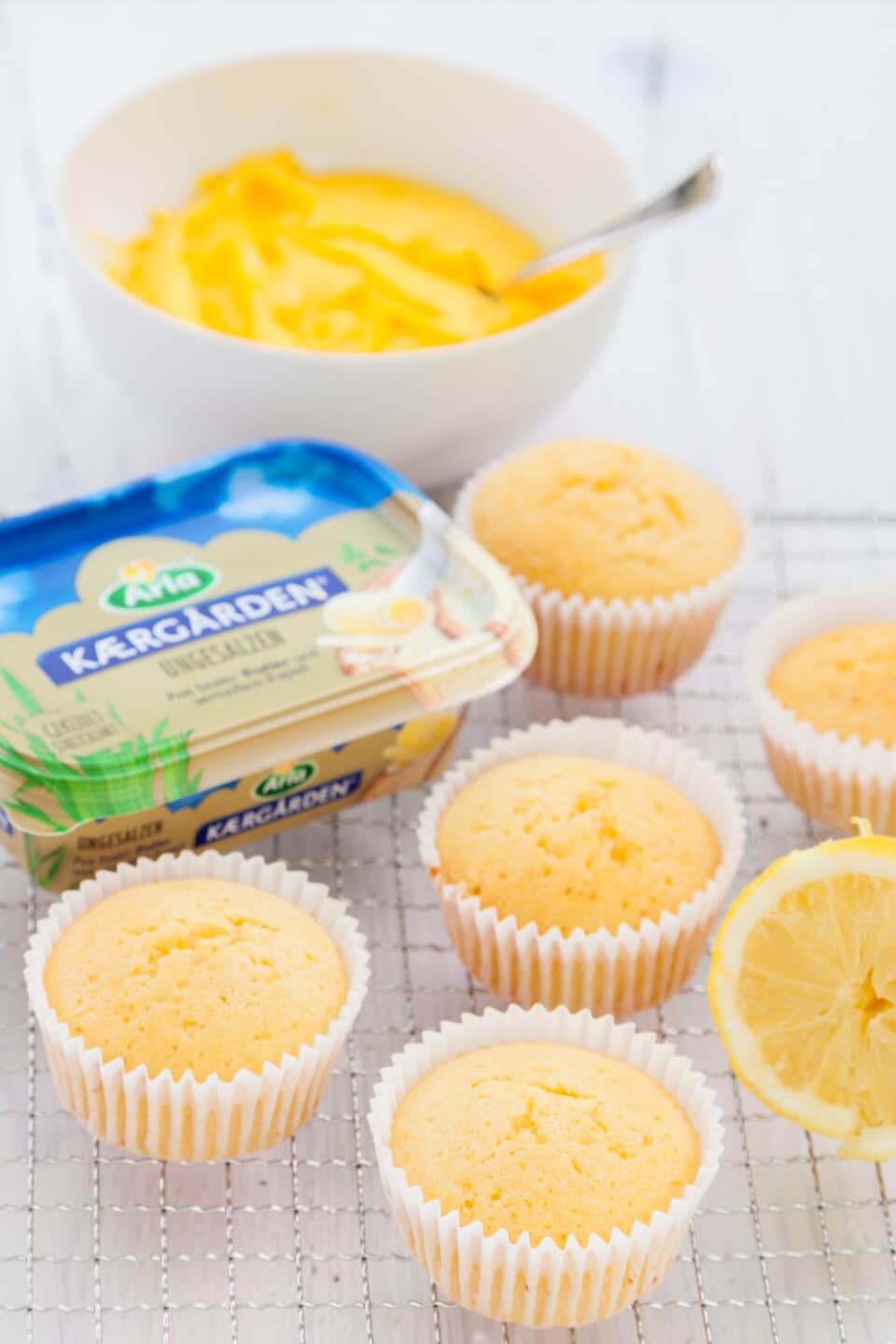 cupcakes with lemon and frosting