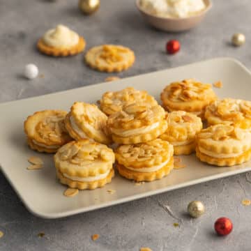 bienenstich-christmas-cookies