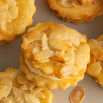 buttery-cookies-with-almond-honey-crust
