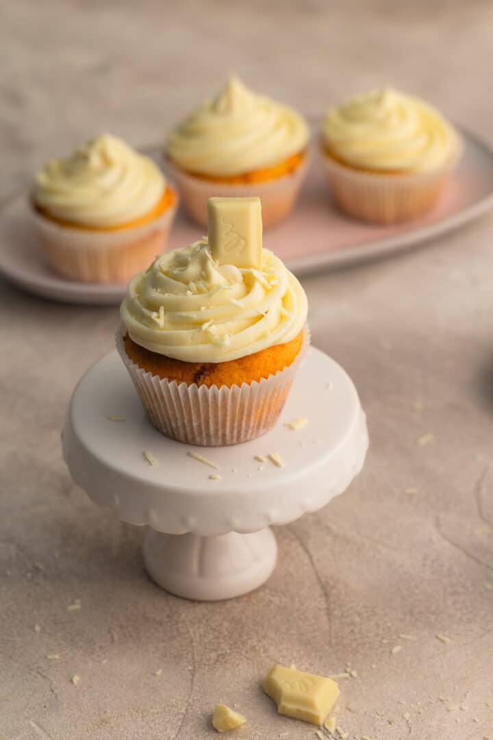 white-chocolate-cupcakes