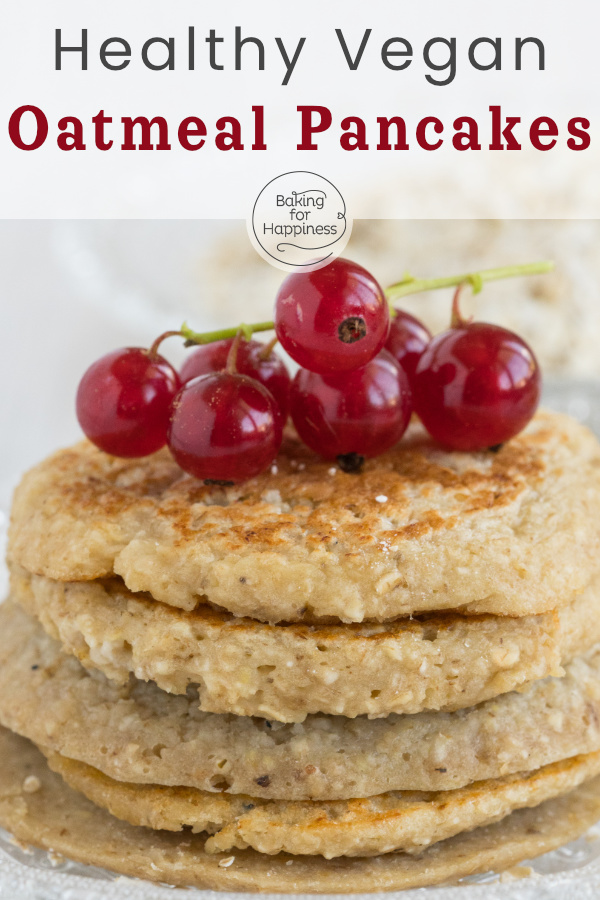 Although these healthy pancakes don't use egg, milk, sugar, sugar substitute, or flour, they turn out really delicious! The dough contains only ripe bananas, rolled oats, and oat milk.