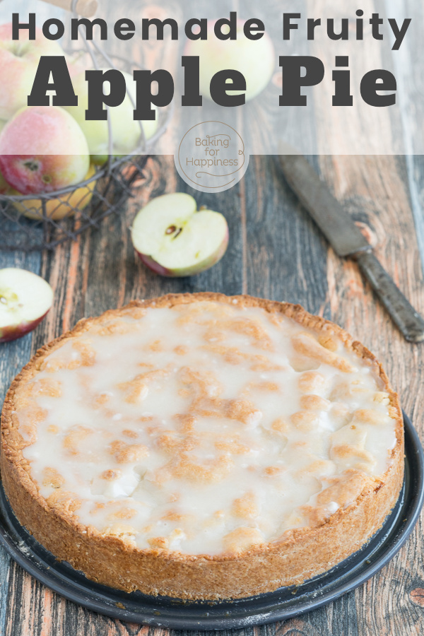 Grandma's homemade apple pie with shortcrust pastry and icing tastes simply delicious. For us it is the best apple pie ever! 