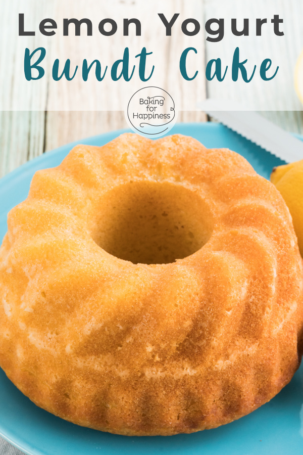 Moist lemon yogurt bundt cake with oil. Quick to prepare and wonderfully fluffy and moist. You will be thrilled!