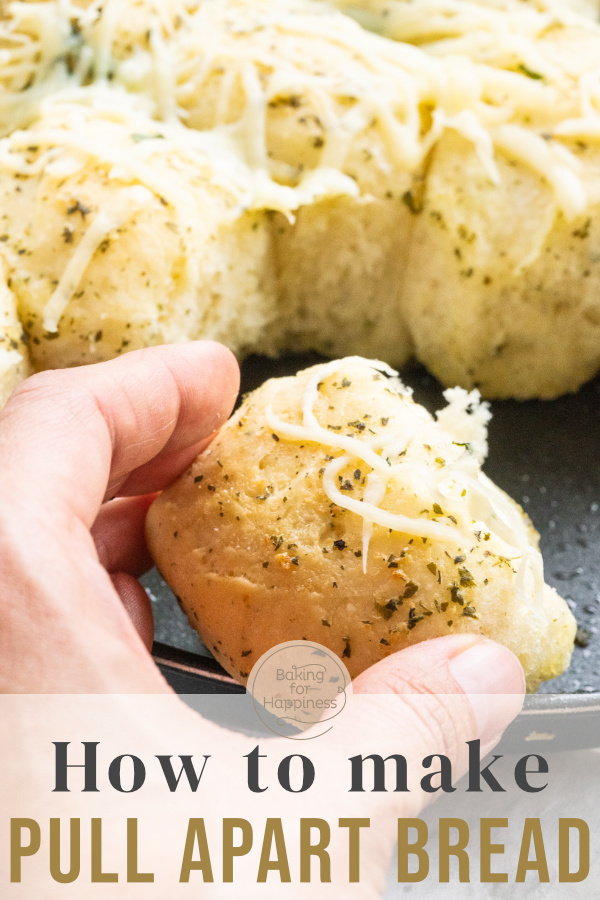 This pull apart bread with herb butter is the perfect side dish for barbecues & parties. Test out the yeast herb butter bread right away!
